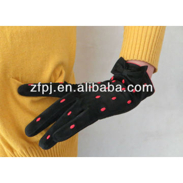 Women Wearing Pig Suede Leather Gloves